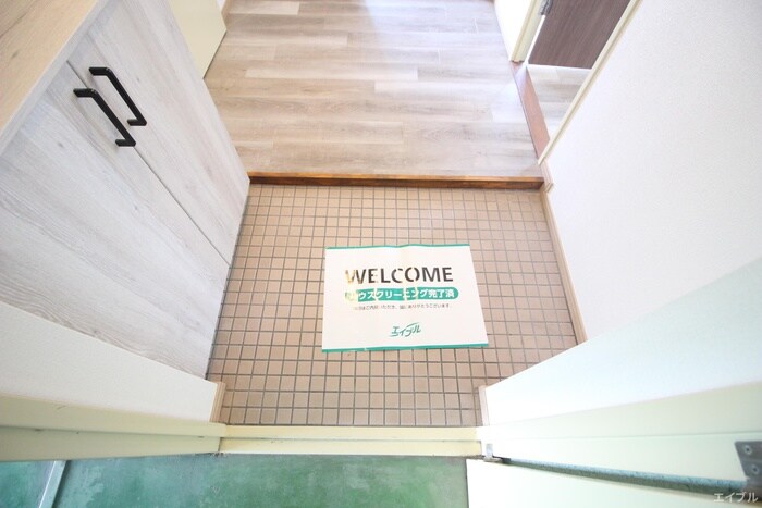 物件内観写真16　(玄関)