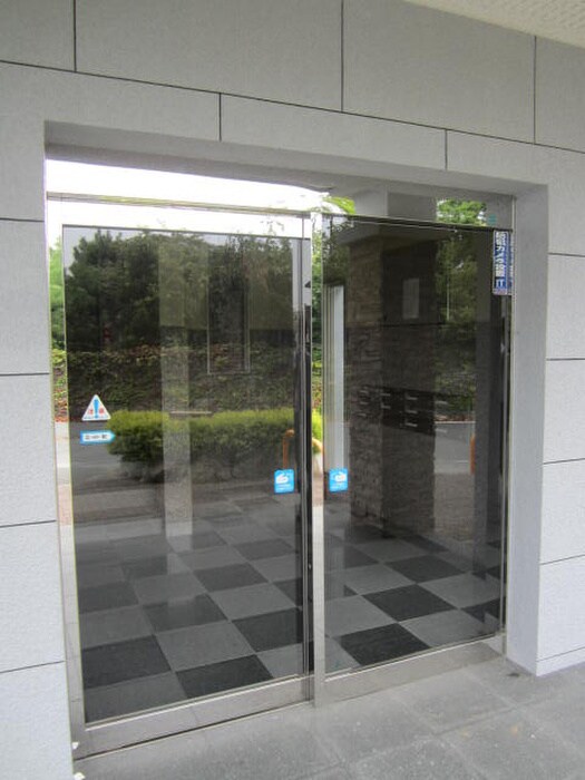 物件外観写真6　(エントランス部分)