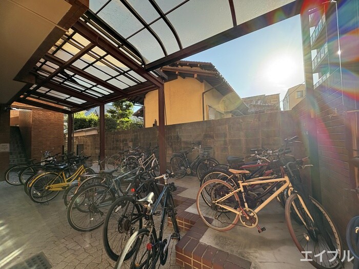 物件外観写真3　(駐輪場)