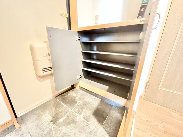 物件内観写真15　(靴箱)