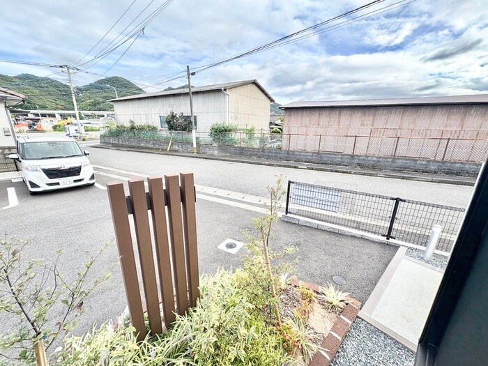 物件内観写真16　(室内からの展望)