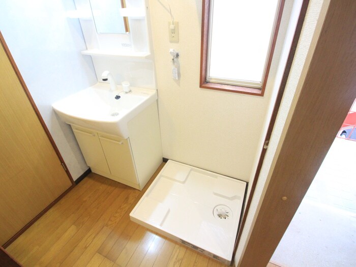 物件内観写真17　(洗濯機置場)