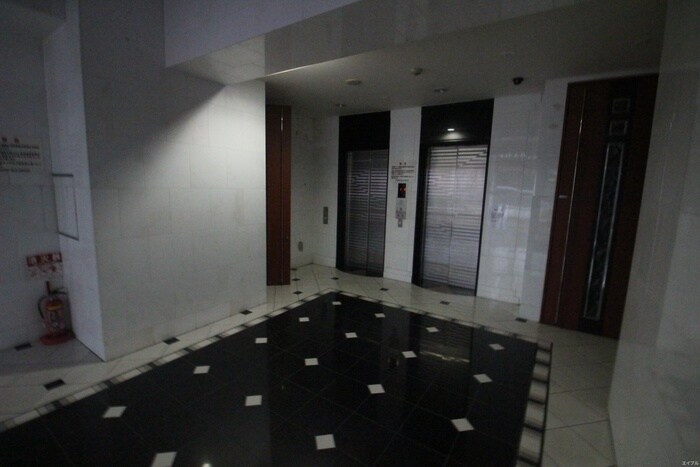 物件外観写真6　(エントランス部分)