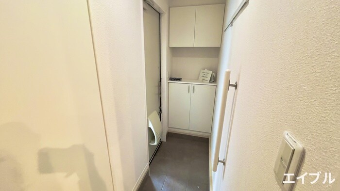 物件内観写真13　(玄関)