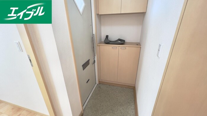 物件内観写真14　(玄関)