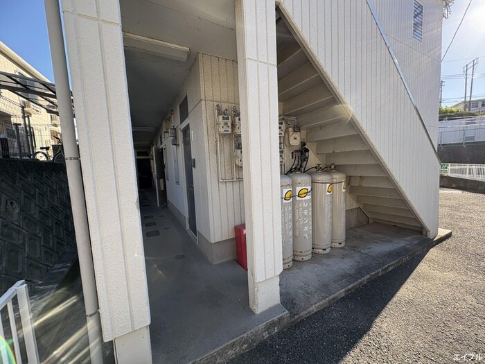 物件外観写真3　(エントランス部分)