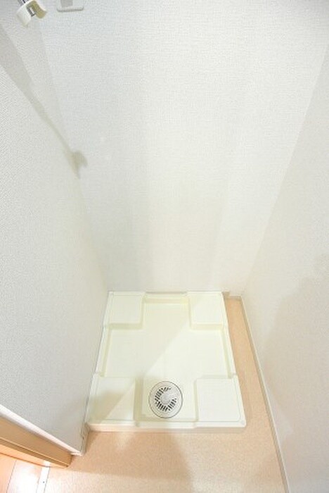 物件内観写真8　(洗濯機置場)