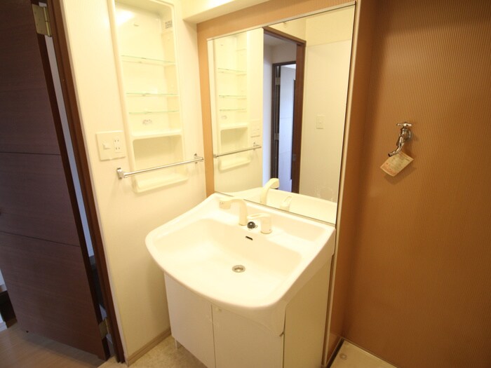 物件内観写真11　(洗面)