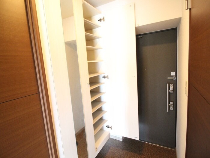 物件内観写真15　(靴箱)