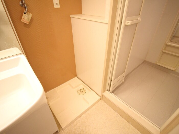 物件内観写真17　(洗濯機置場)