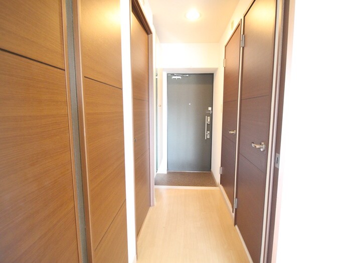 物件内観写真18　(廊下)