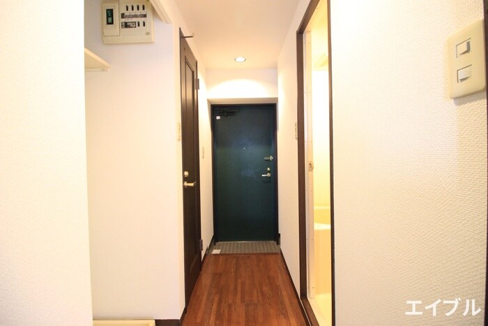 物件内観写真16　(玄関)