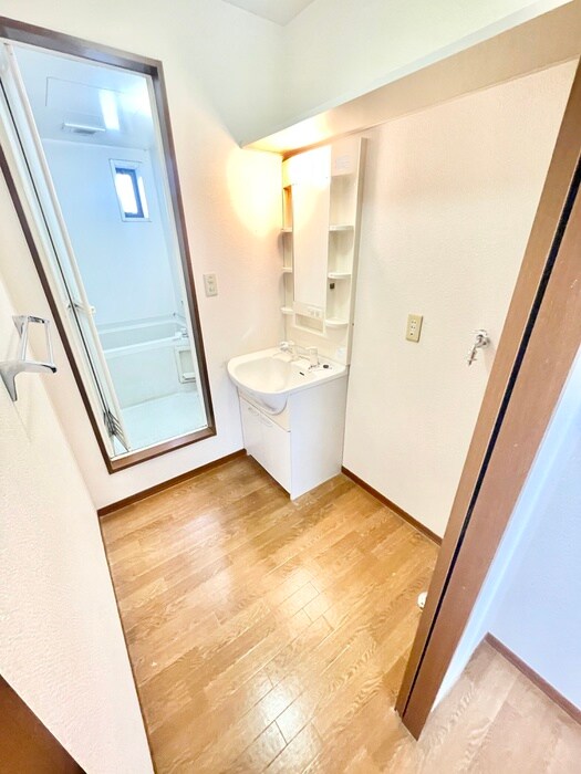 物件内観写真17　(洗濯機置場)