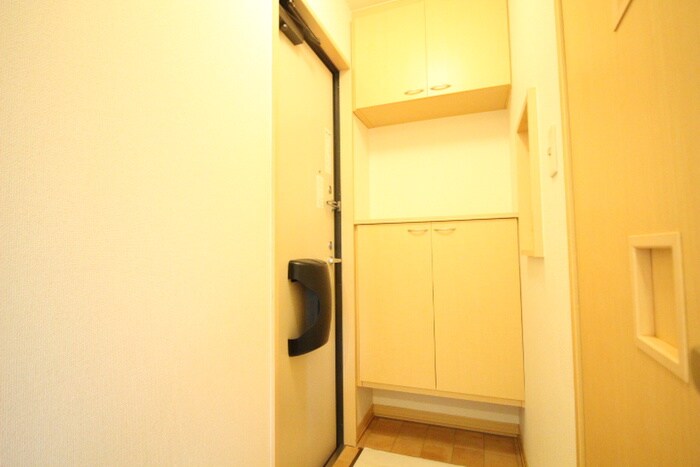 物件内観写真13　(玄関)