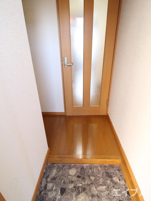 物件内観写真10　(玄関)