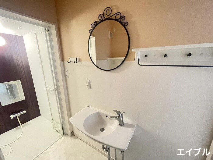 物件内観写真8　(洗面)