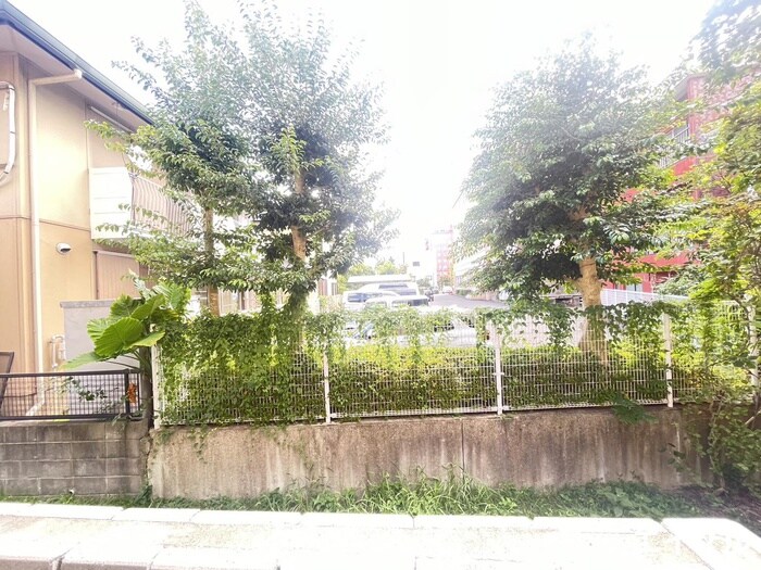 物件内観写真15　(室内からの展望)