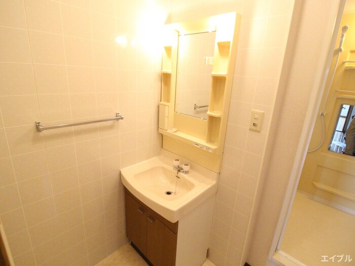 物件内観写真8　(玄関)