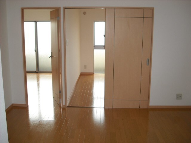 物件内観写真4　(居室)