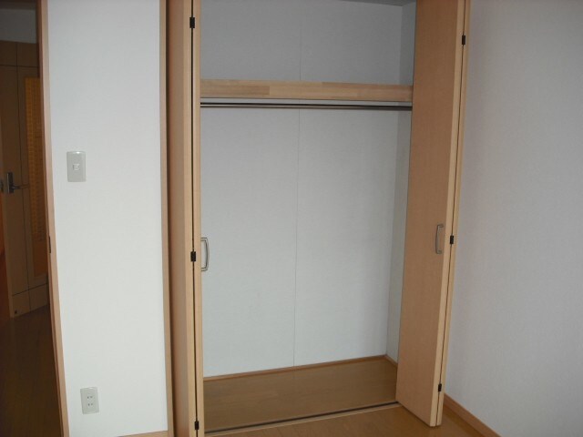 物件内観写真12　(収納)