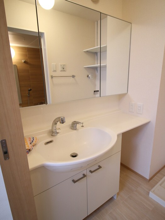 物件内観写真9　(洗面)