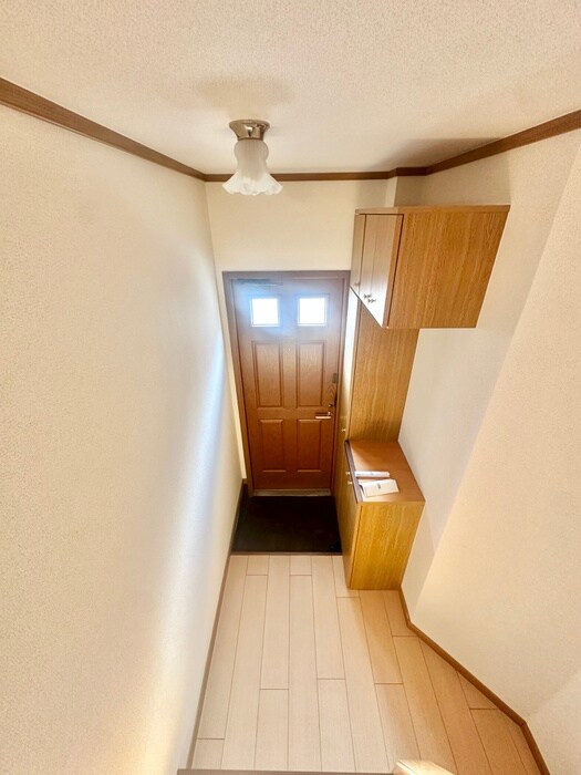 物件内観写真13　(玄関)