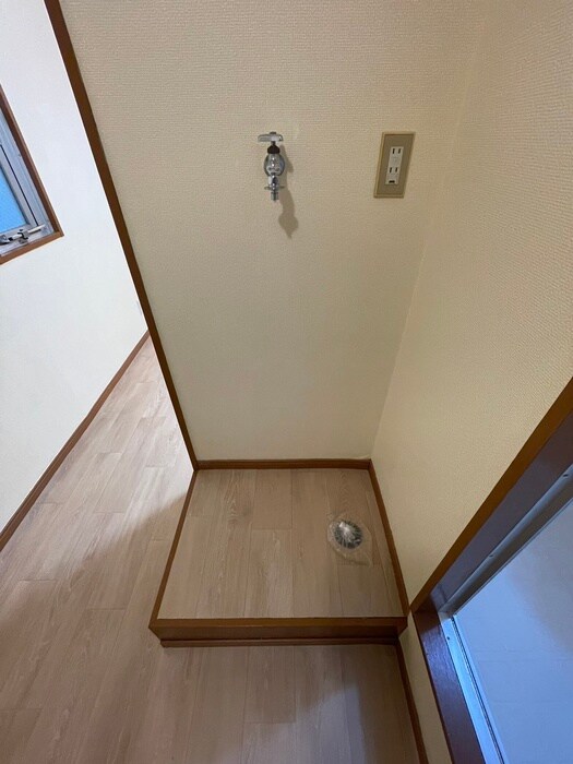 物件内観写真15　(洗濯機置場)