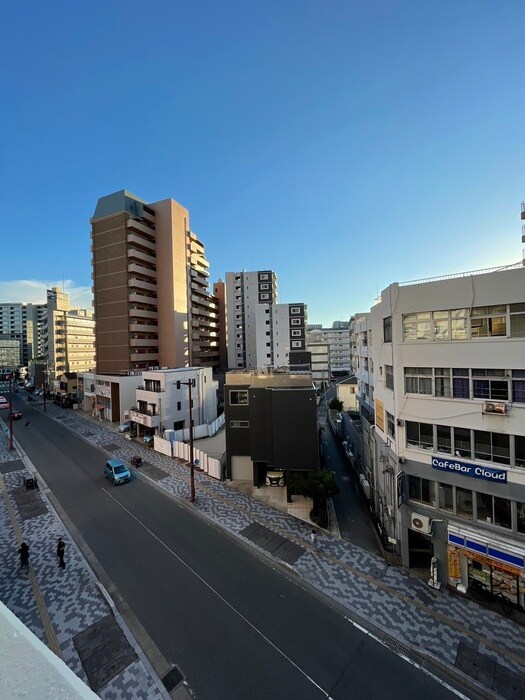 物件内観写真18　(室内からの展望)