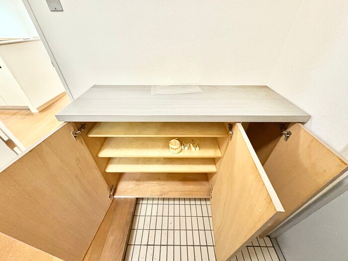 物件内観写真16　(靴箱)