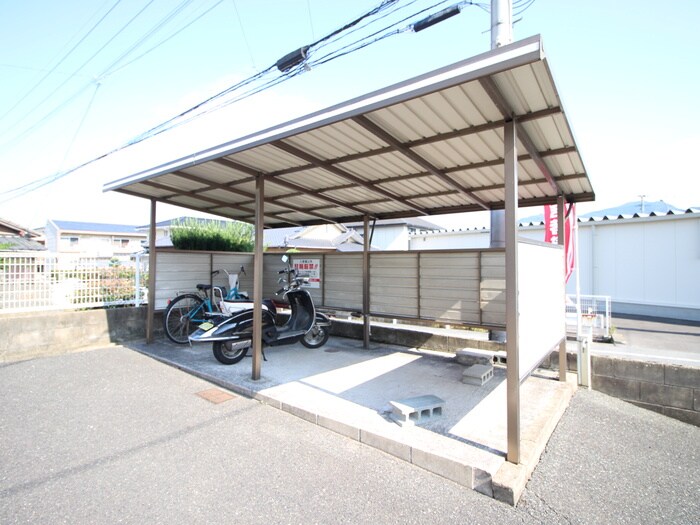 物件外観写真3　(駐輪場)