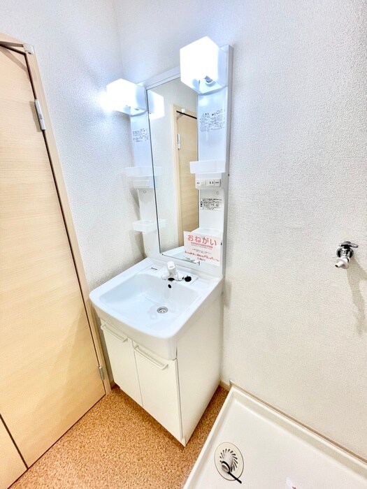 物件内観写真8　(洗面)