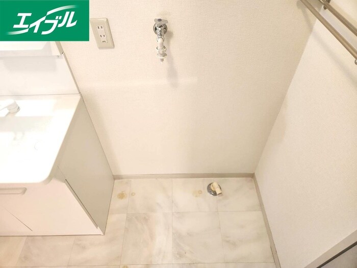 物件内観写真12　(洗濯機置場)