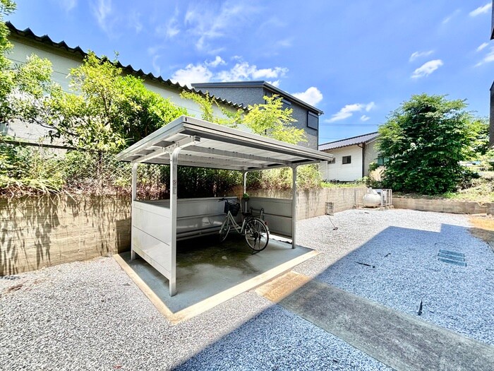 物件外観写真4　(駐車場)