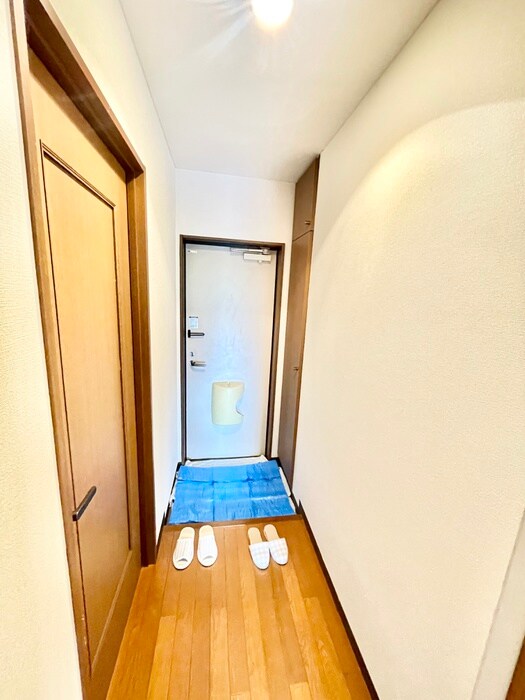 物件内観写真11　(玄関)