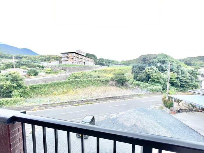 物件内観写真12　(室内からの展望)