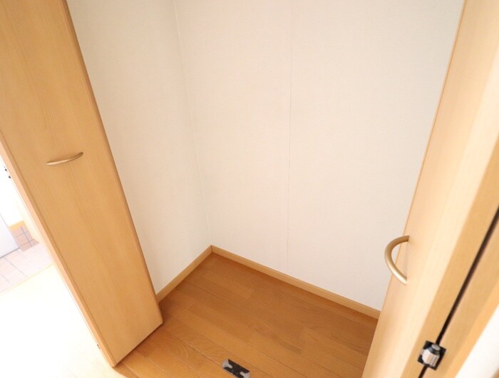 物件内観写真11　(収納)