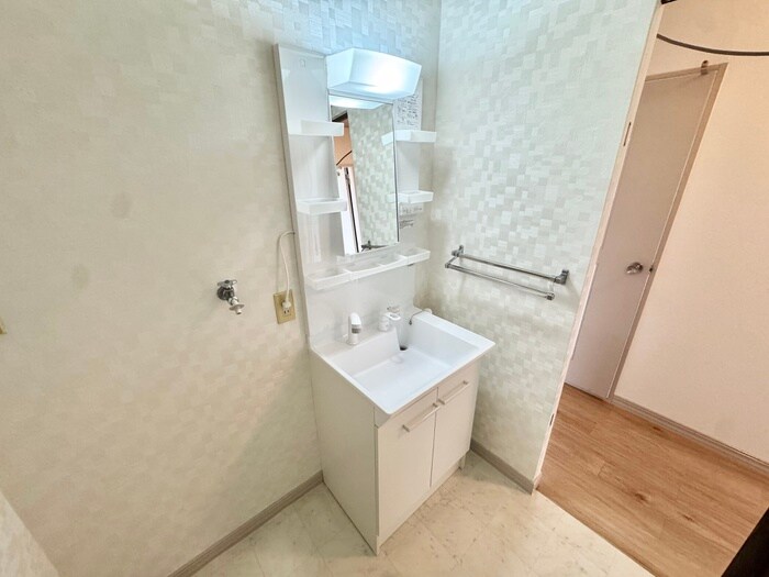 物件内観写真8　(洗面)