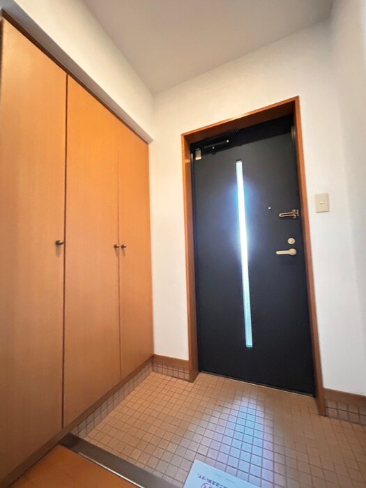 物件内観写真7　(玄関)