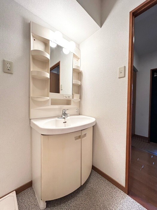 物件内観写真9　(洗面)