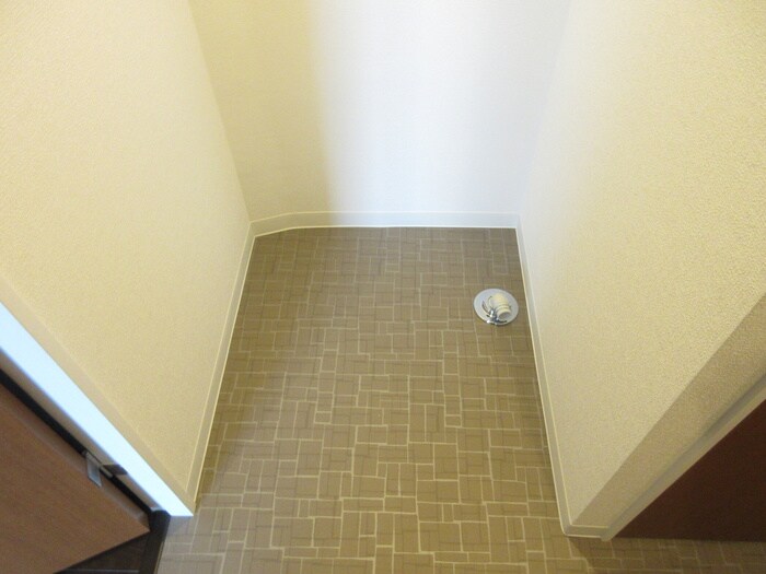 物件内観写真14　(洗濯機置場)