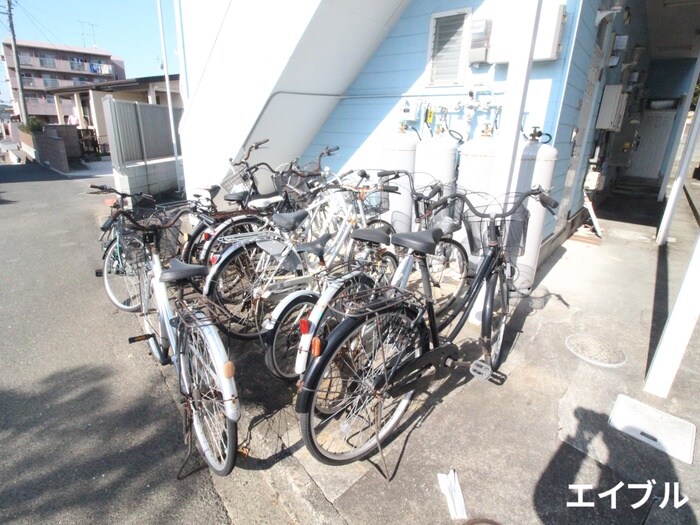 物件外観写真3　(駐輪場)
