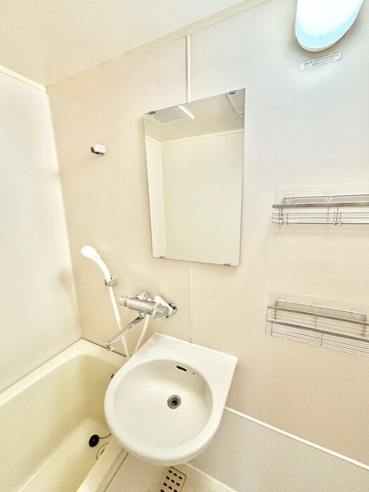 物件内観写真8　(洗面)