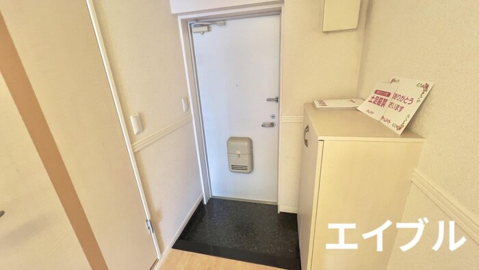 物件内観写真12　(玄関)