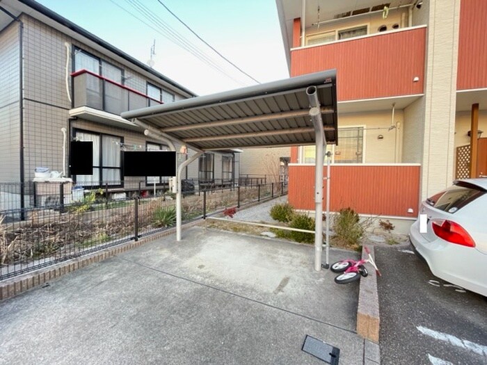 物件外観写真4　(駐輪場)