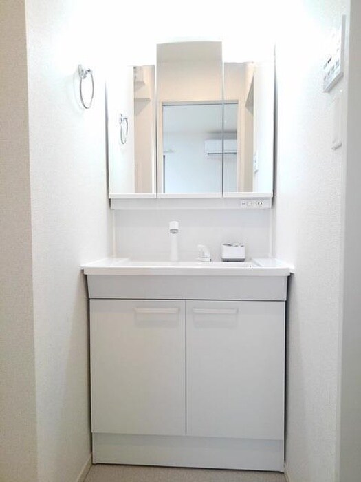 物件内観写真8　(洗面)