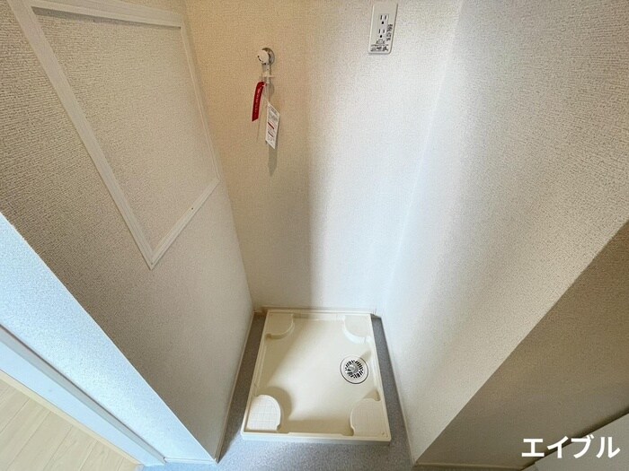 物件内観写真9　(洗濯機置場)