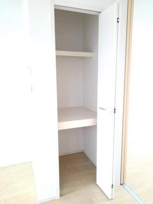 物件内観写真11　(収納)