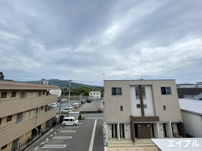 物件内観写真14　(室内からの展望)