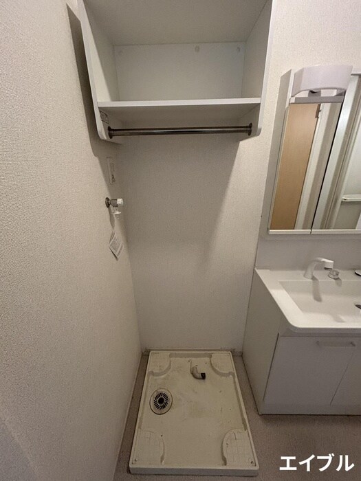 物件内観写真11　(洗濯機置場)