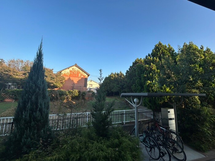 物件内観写真17　(室内からの展望)